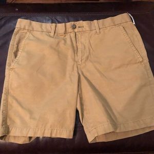 Gap 7 inch shorts - Khaki Size 33